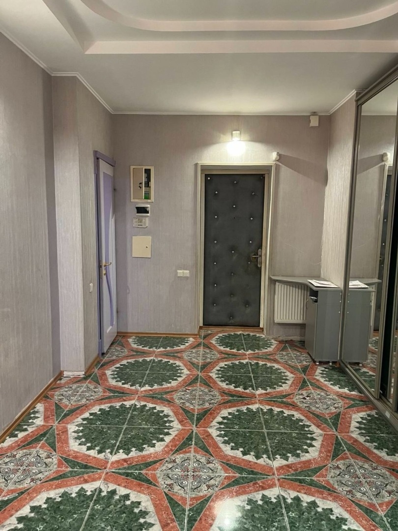 продажа трехкомнатной квартиры номер A-174709 в Приморском районе, фото номер 18